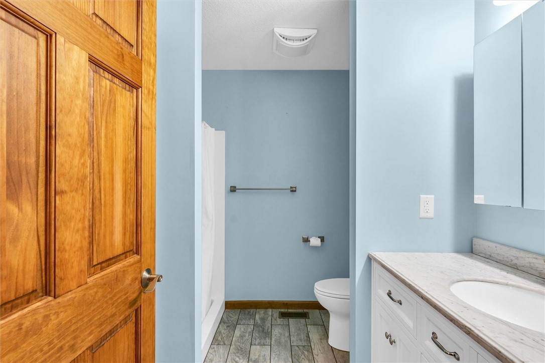 6 Grandview Heights Property Photo 24