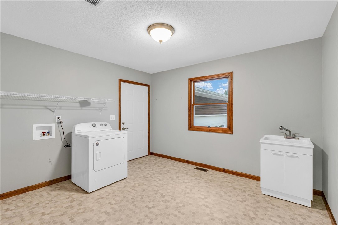 6 Grandview Heights Property Photo 28