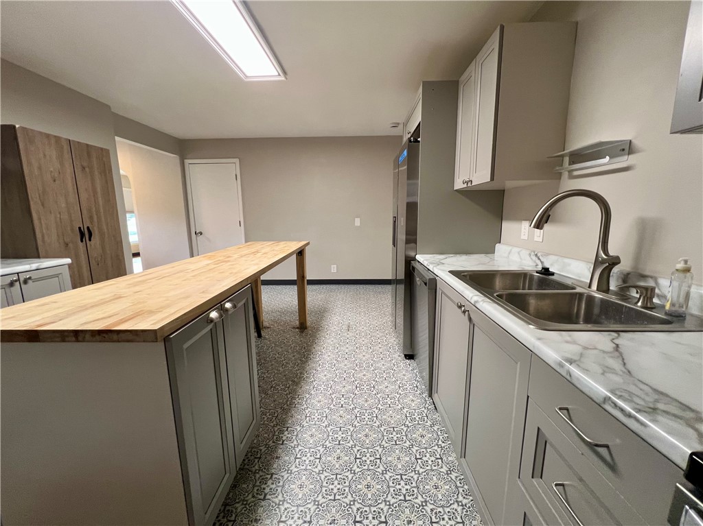 1528 Division Street Property Photo 17