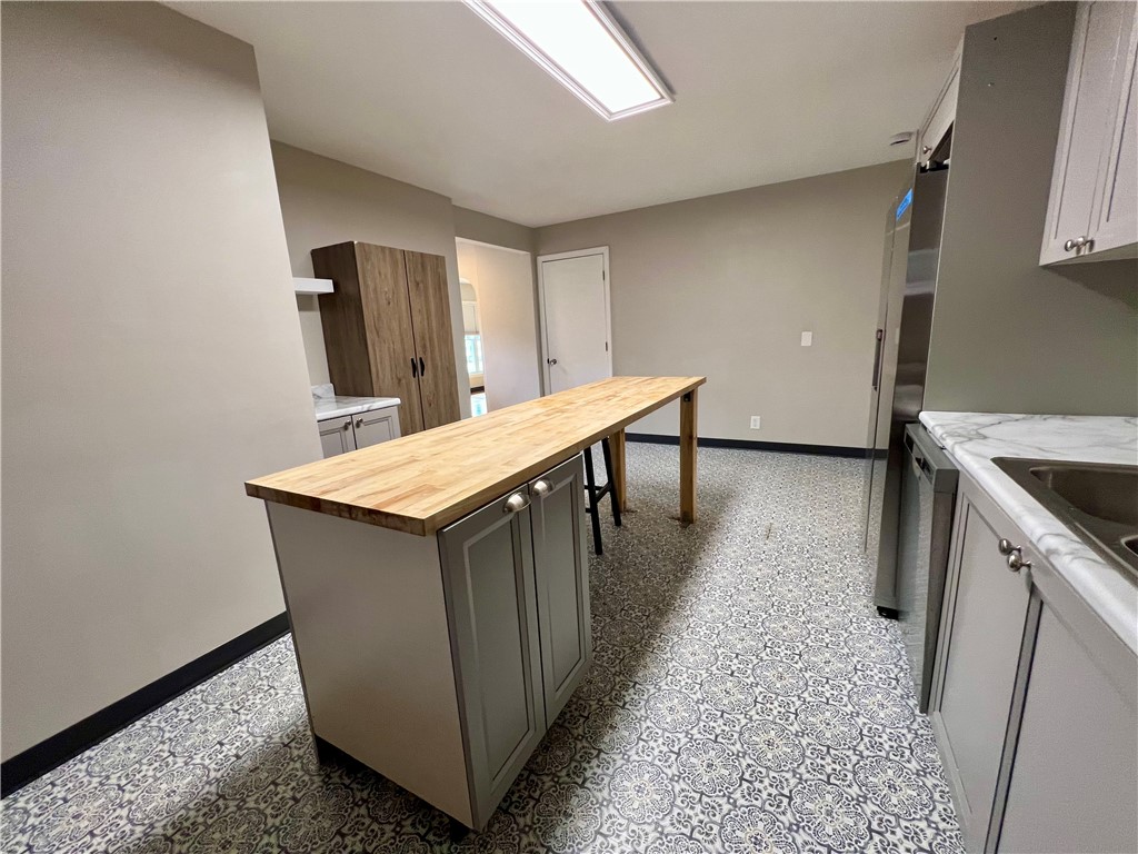 1528 Division Street Property Photo 18