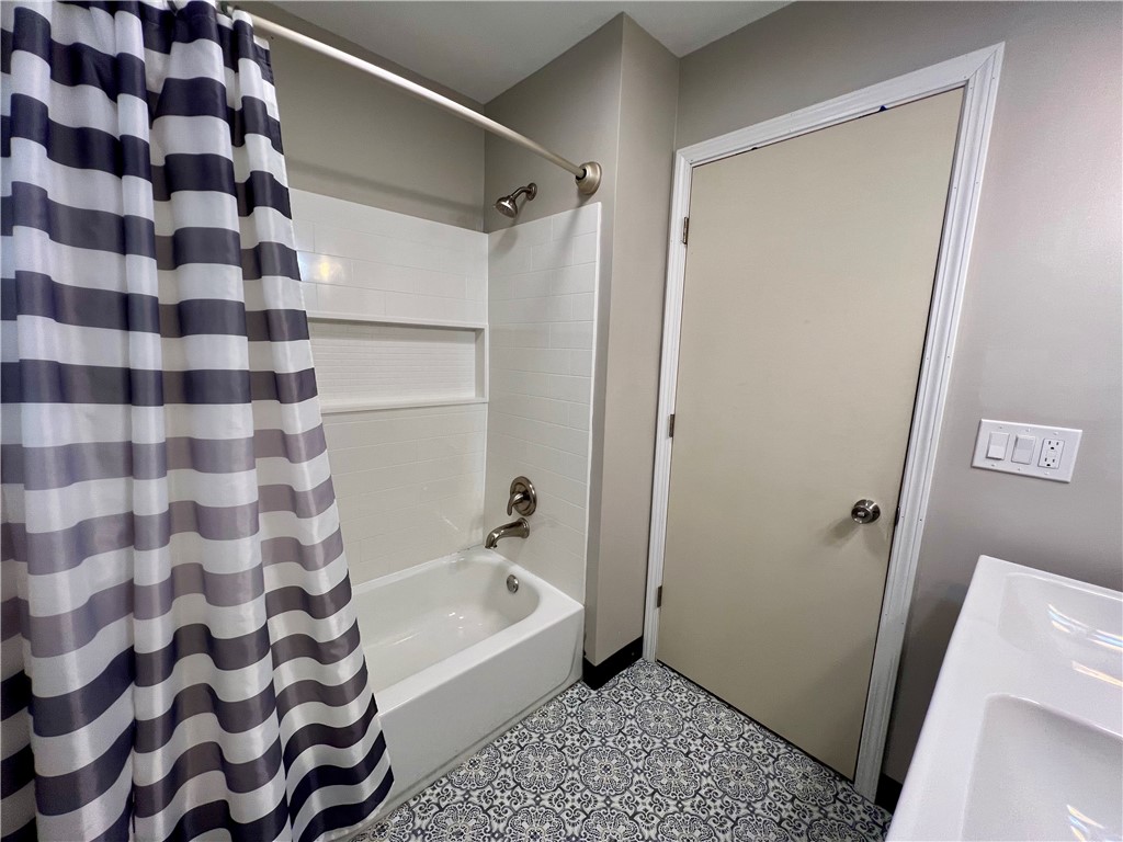 1528 Division Street Property Photo 32