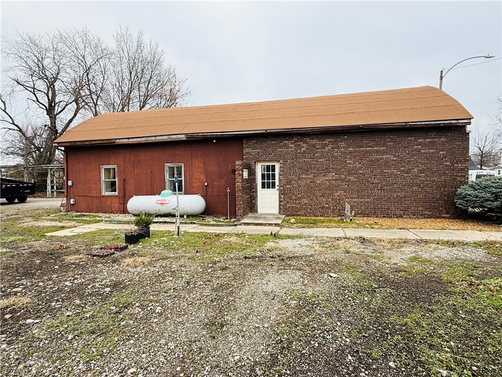 152 E Elm Street Property Photo 6