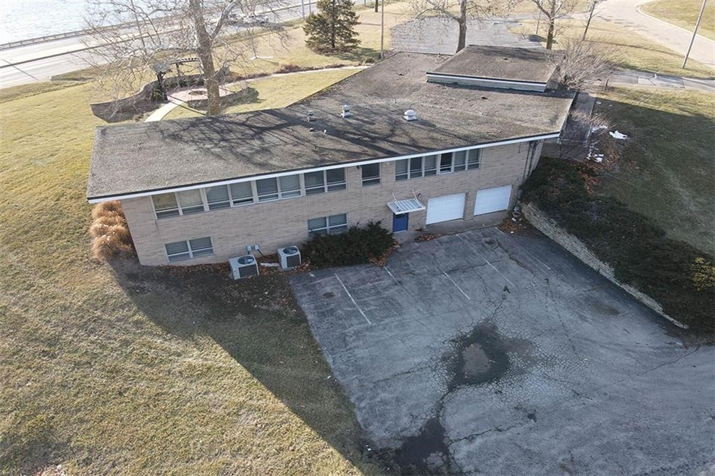 500 E Lake Shore Drive Property Photo 6