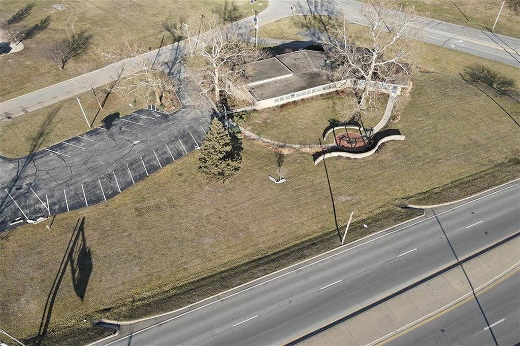 500 E Lake Shore Drive Property Photo 8