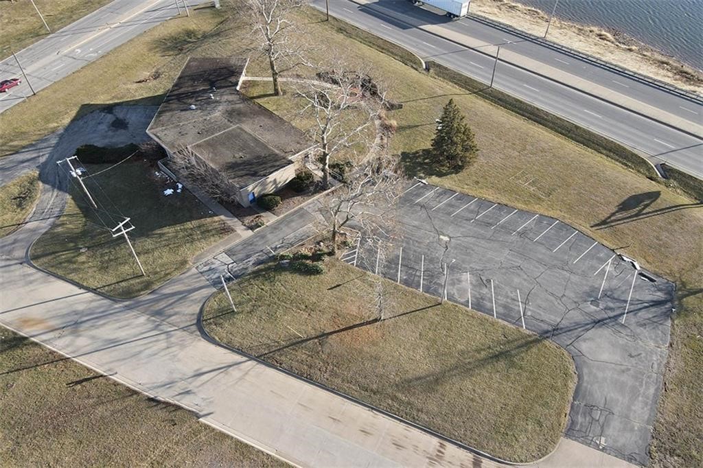 500 E Lake Shore Drive Property Photo 9