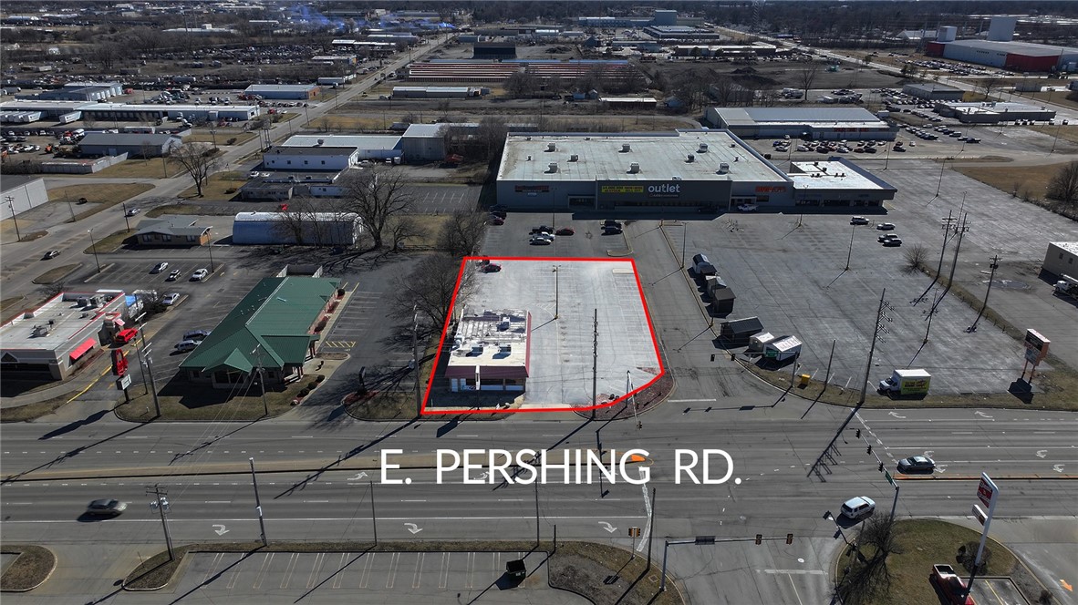 1385 E Pershing Road Property Photo 3