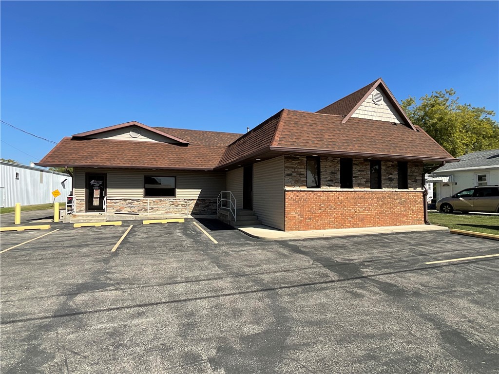 902 W Wabash Avenue Property Photo 1