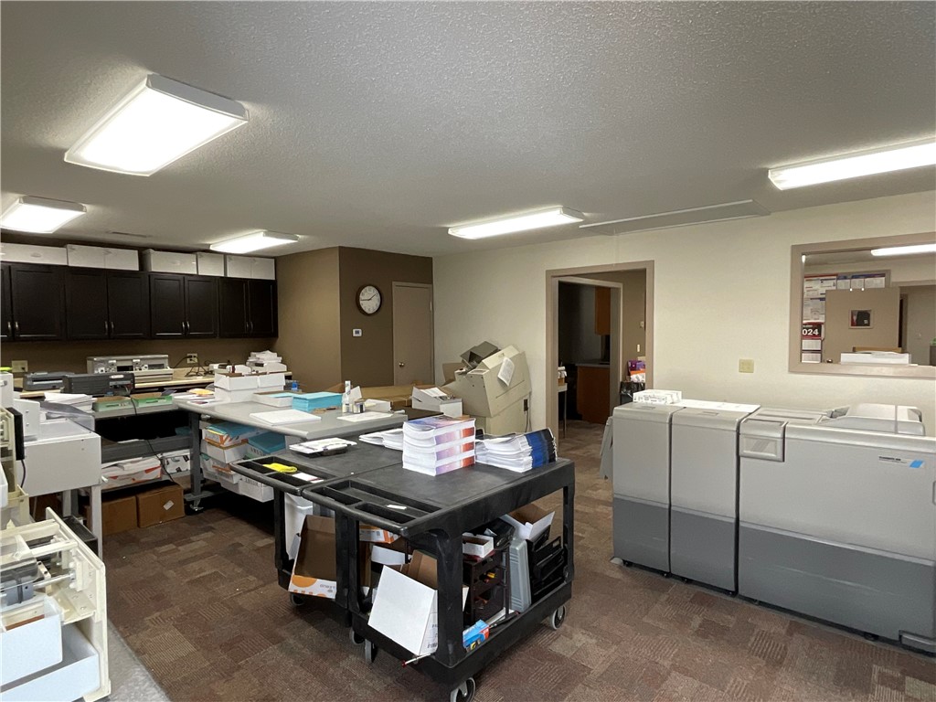 902 W Wabash Avenue Property Photo 4