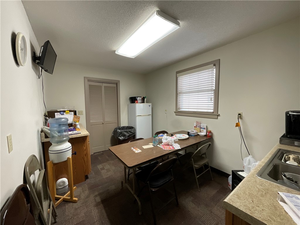 902 W Wabash Avenue Property Photo 6
