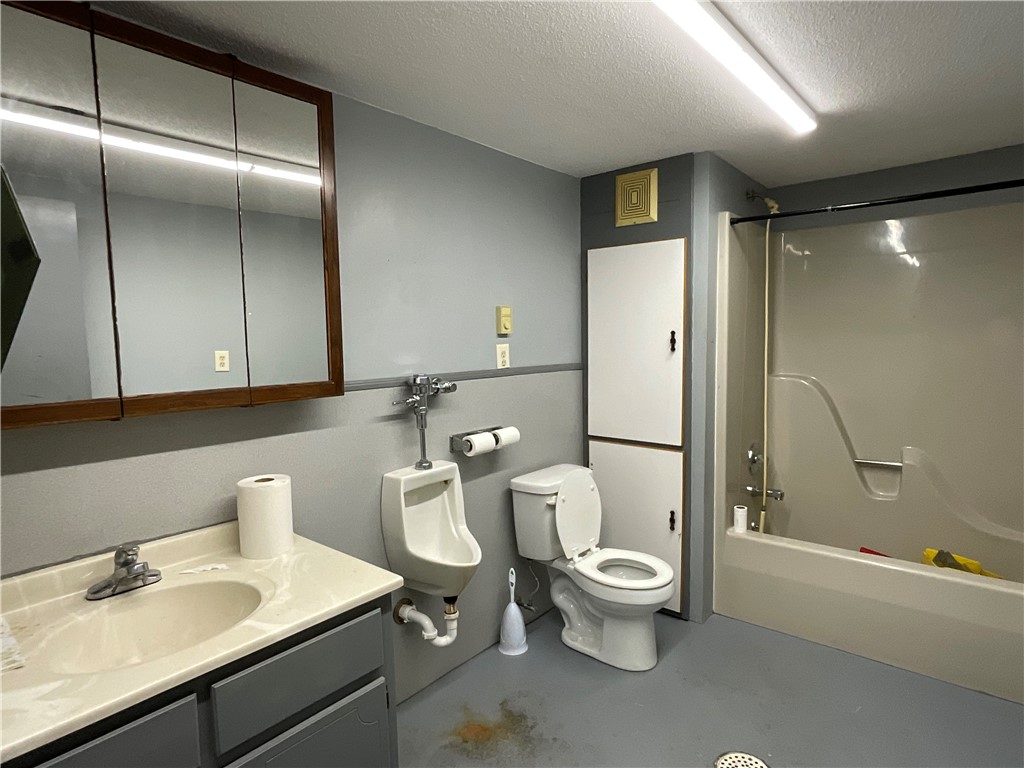 1007 S Cherry Street Property Photo 5