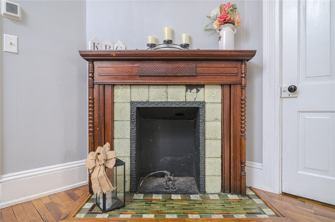 110 E Madison Street Property Photo 18