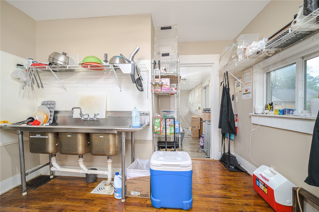 110 E Madison Street Property Photo 26