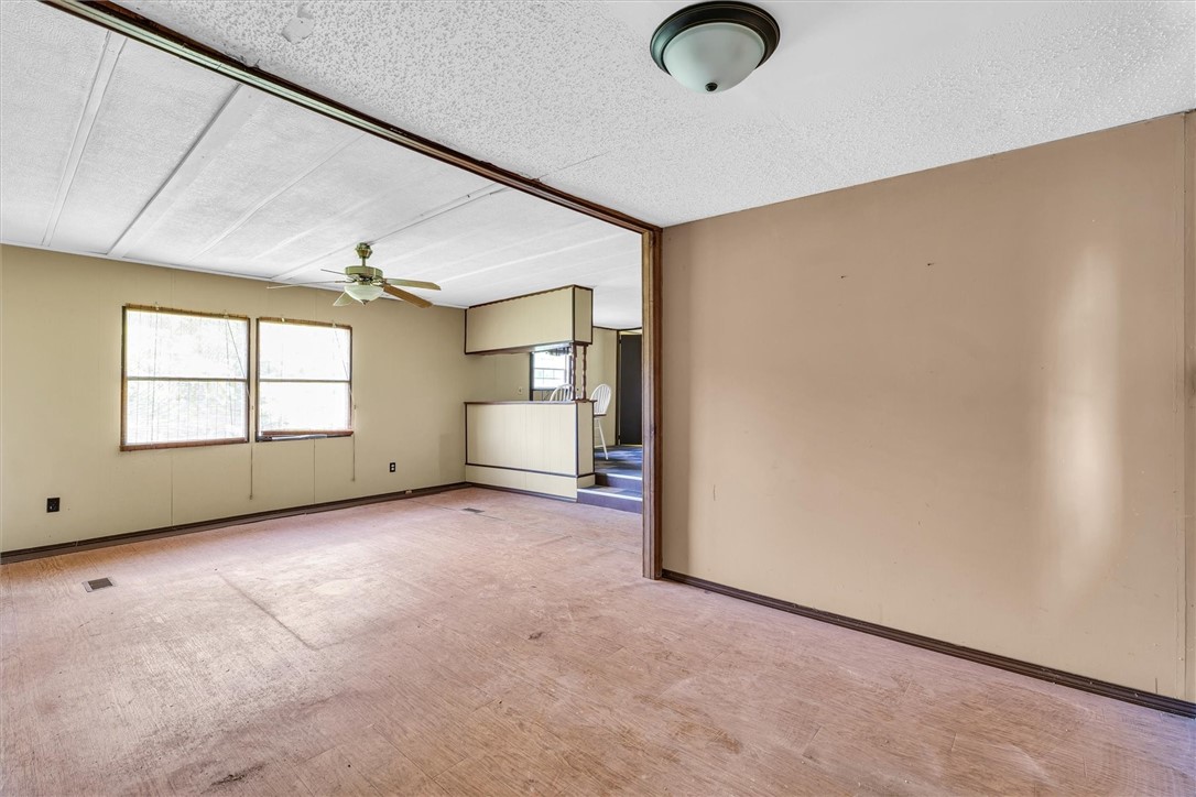 20257 W Union Road Property Photo 5
