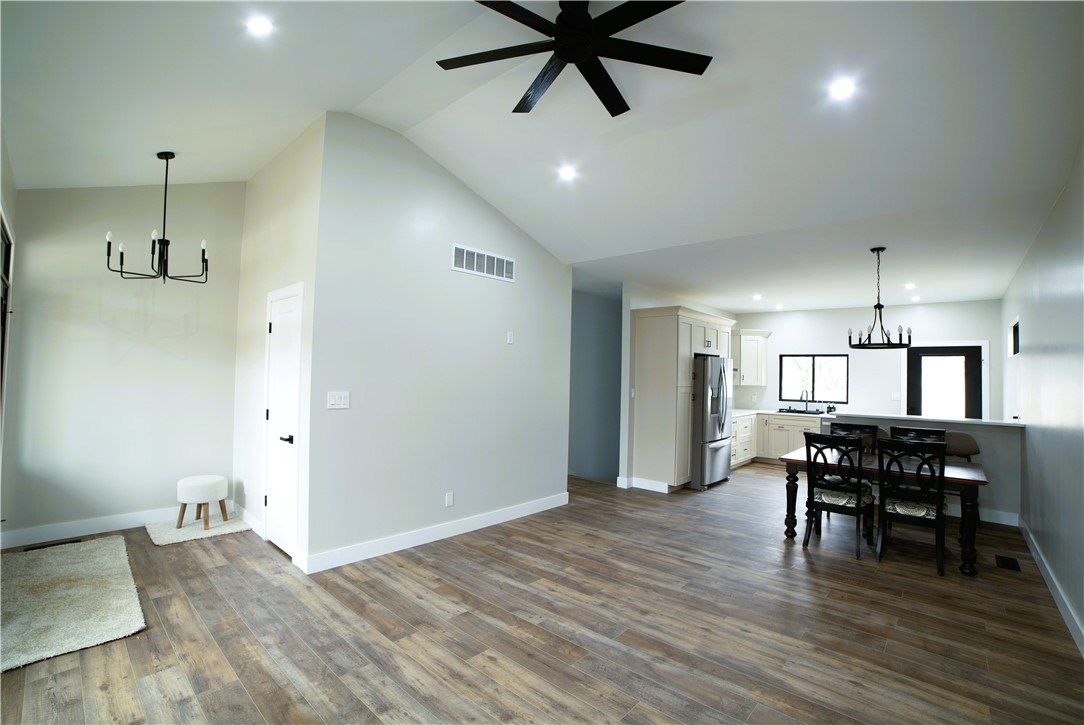 100 E Madison Avenue Property Photo 3