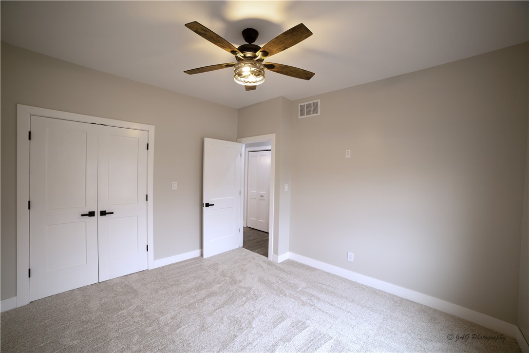 100 E Madison Avenue Property Photo 16