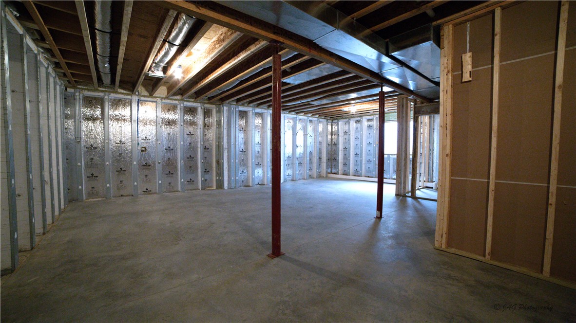 100 E Madison Avenue Property Photo 18