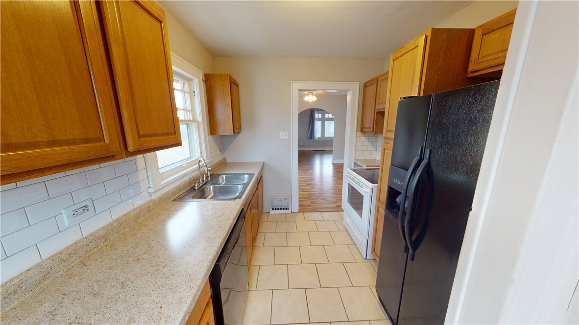 1413 Robinson Street Property Photo 11
