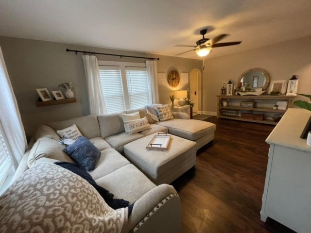301 W Sainte Marie Street Property Photo 2