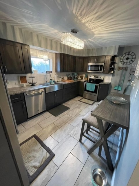 301 W Sainte Marie Street Property Photo 4