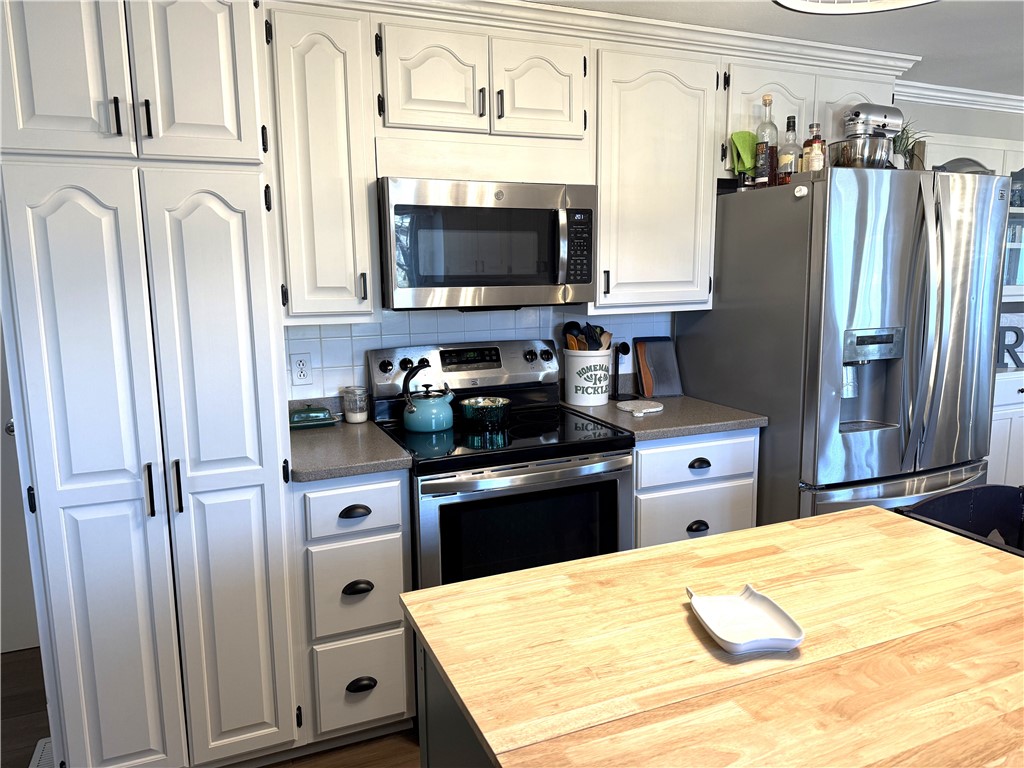 1505 E Country Avenue Property Photo 8