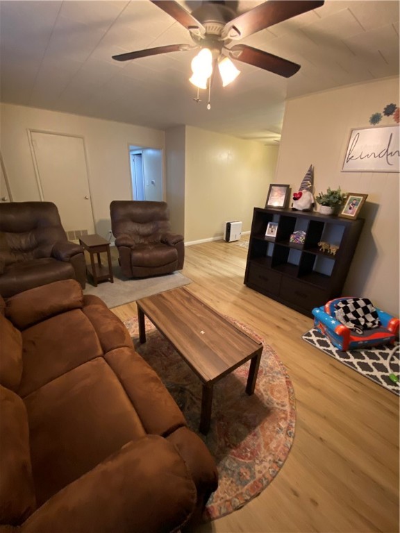 506 Lawndale Drive Property Photo 4
