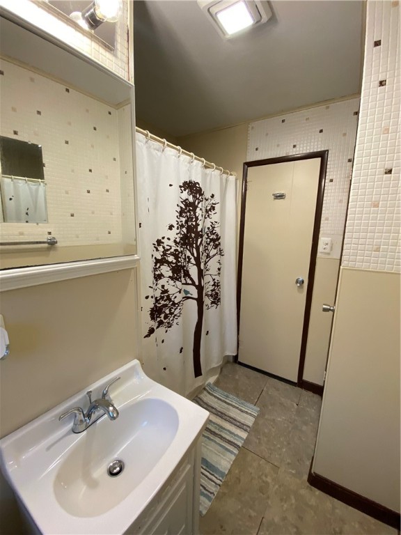 506 Lawndale Drive Property Photo 12