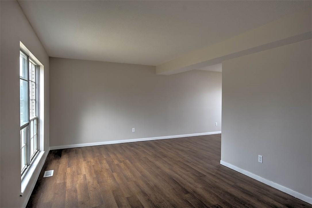 978 Montgomery Court Property Photo 8