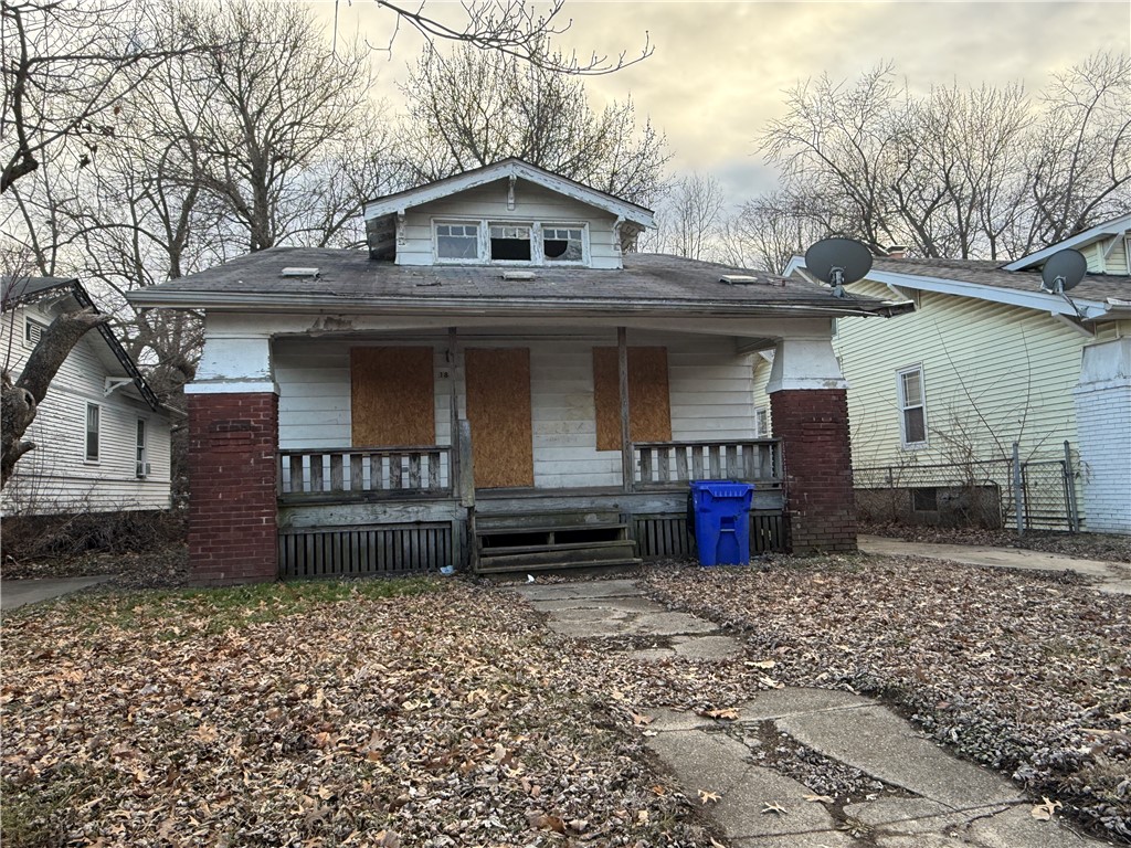 1837 E Wood Street Property Photo 2