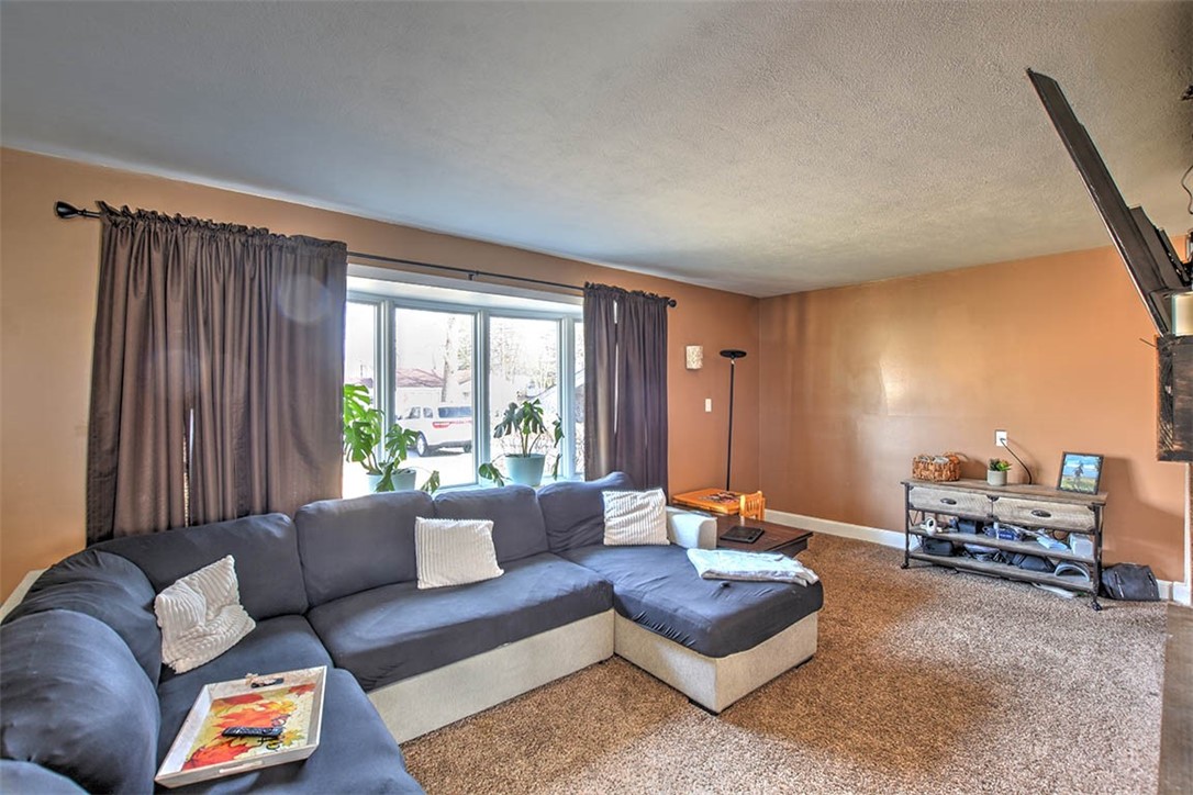 3331 Leafdale Avenue Property Photo 3