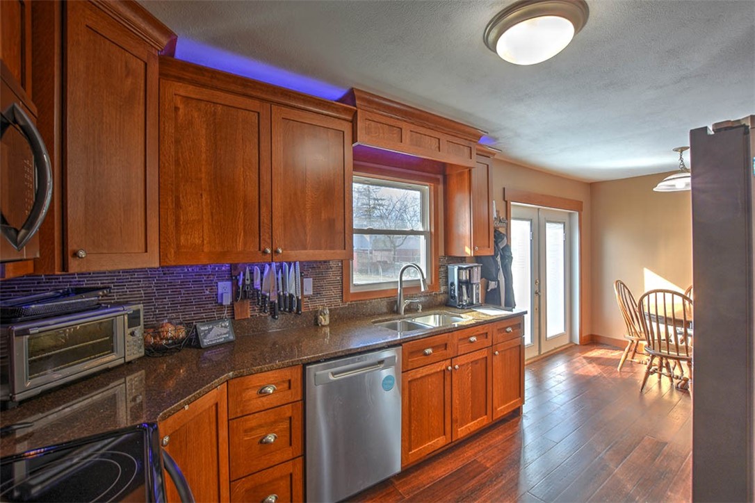 3331 Leafdale Avenue Property Photo 5
