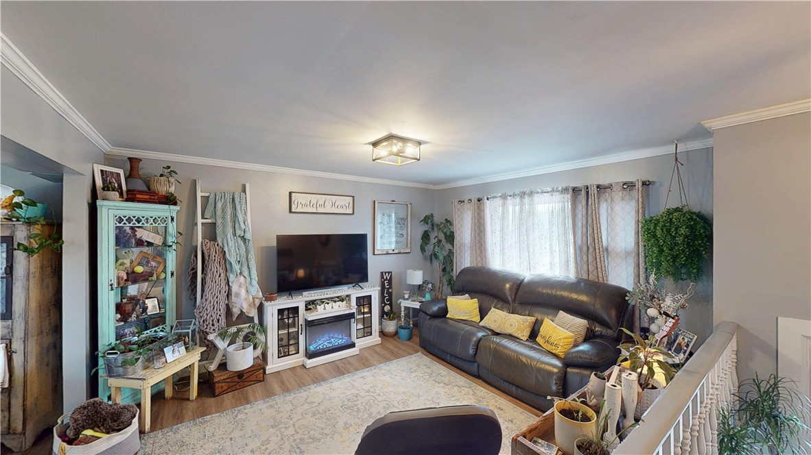 2668 Finch Property Photo 3