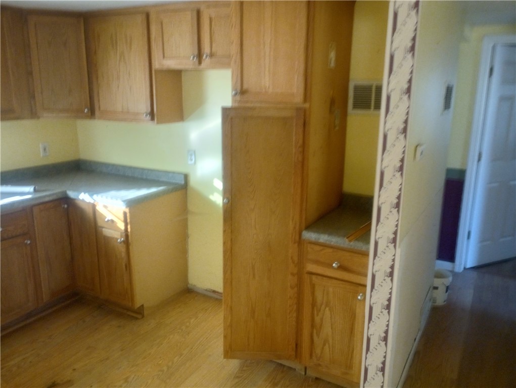 16701 W 146th Place Property Photo 5