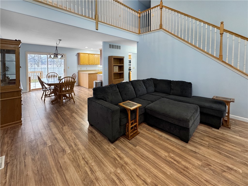 1100 Unique Court Property Photo 3