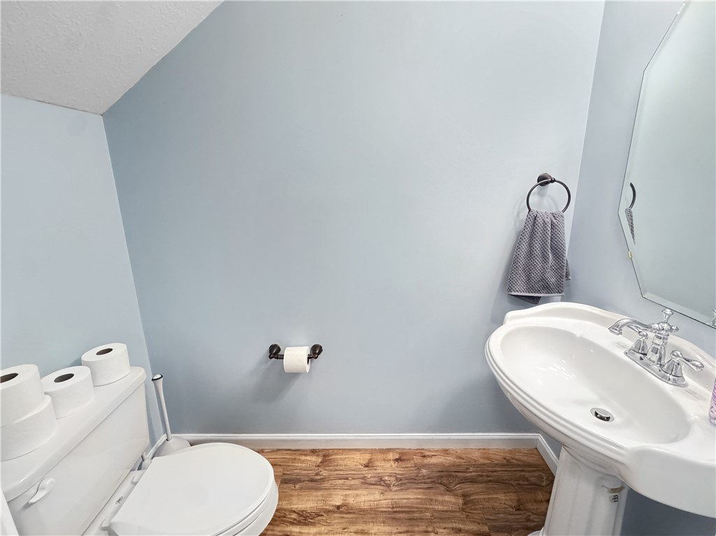 1100 Unique Court Property Photo 12