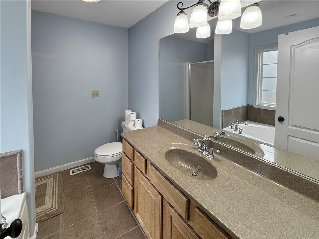 1100 Unique Court Property Photo 18