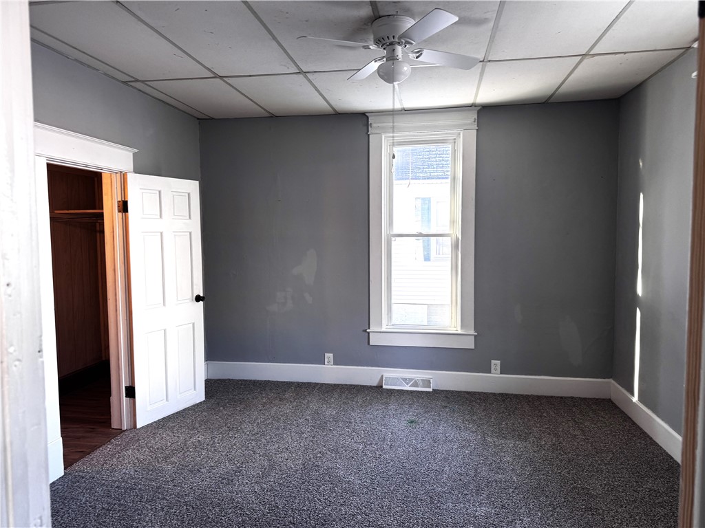 110 N Poplar Street Property Photo 11