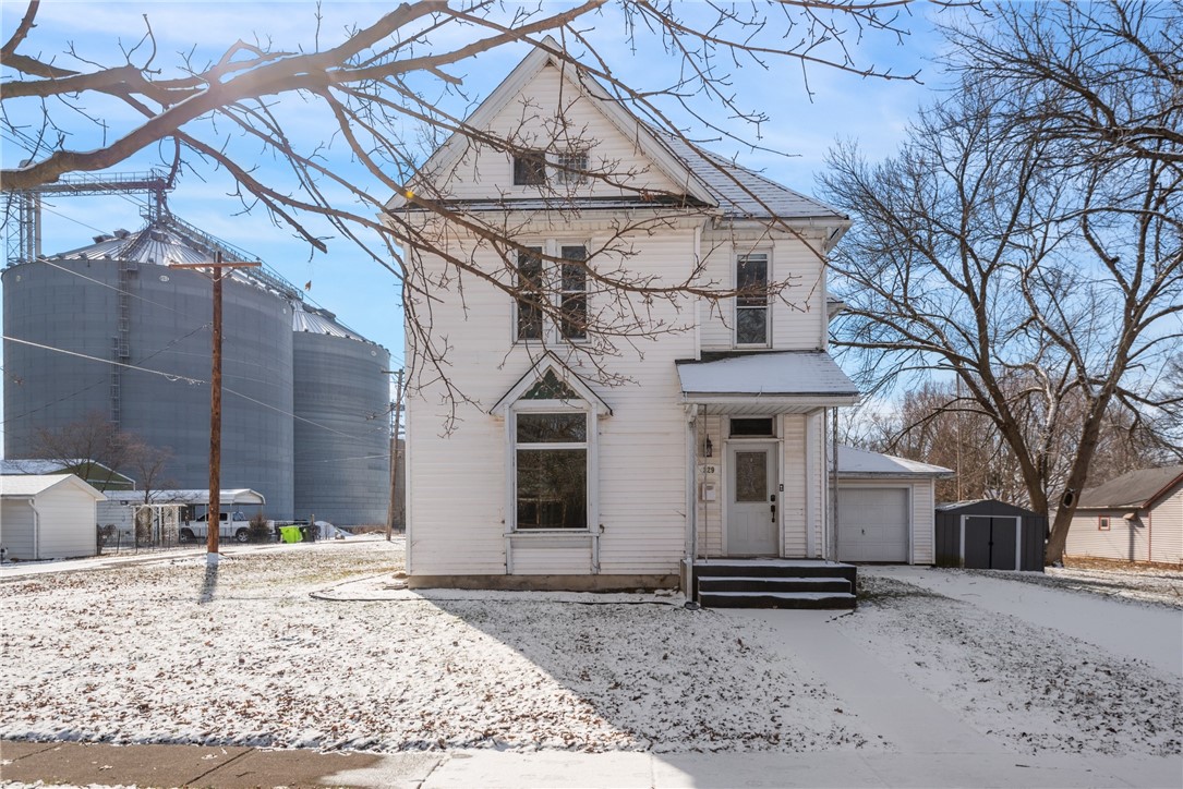 229 W Madison Street Property Photo