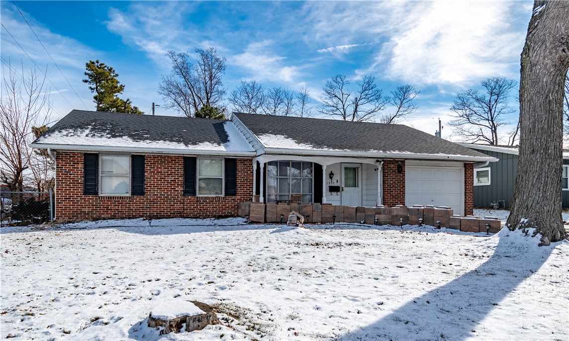 1804 S Country Club Road Property Photo 1
