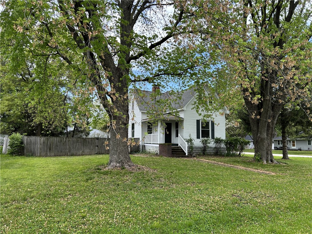 499 N Miller Street Property Photo 2