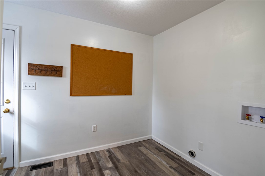 499 N Miller Street Property Photo 18