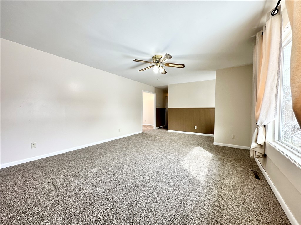 1402 Newton Place Property Photo 4