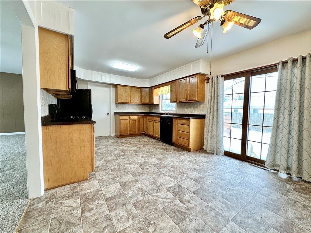 1402 Newton Place Property Photo 6