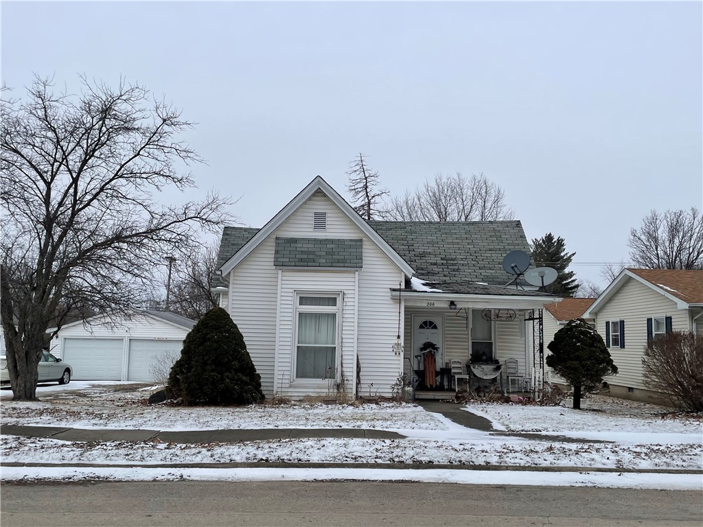 206 E Attica Street Property Photo
