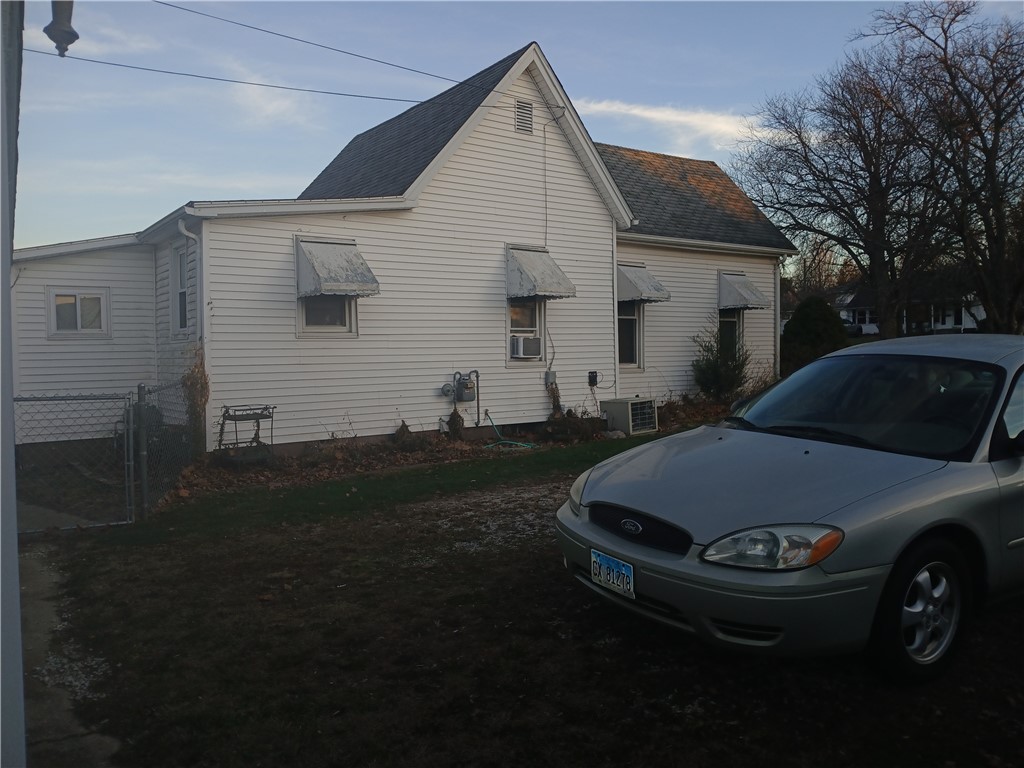 206 E Attica Street Property Photo 5