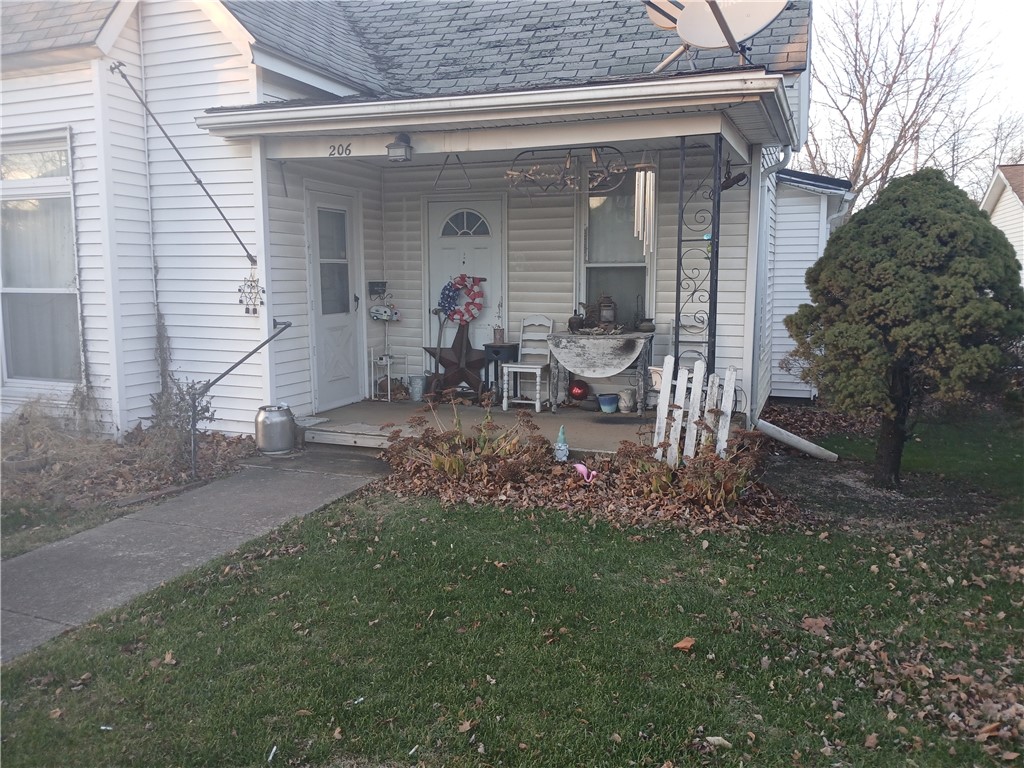 206 E Attica Street Property Photo 17