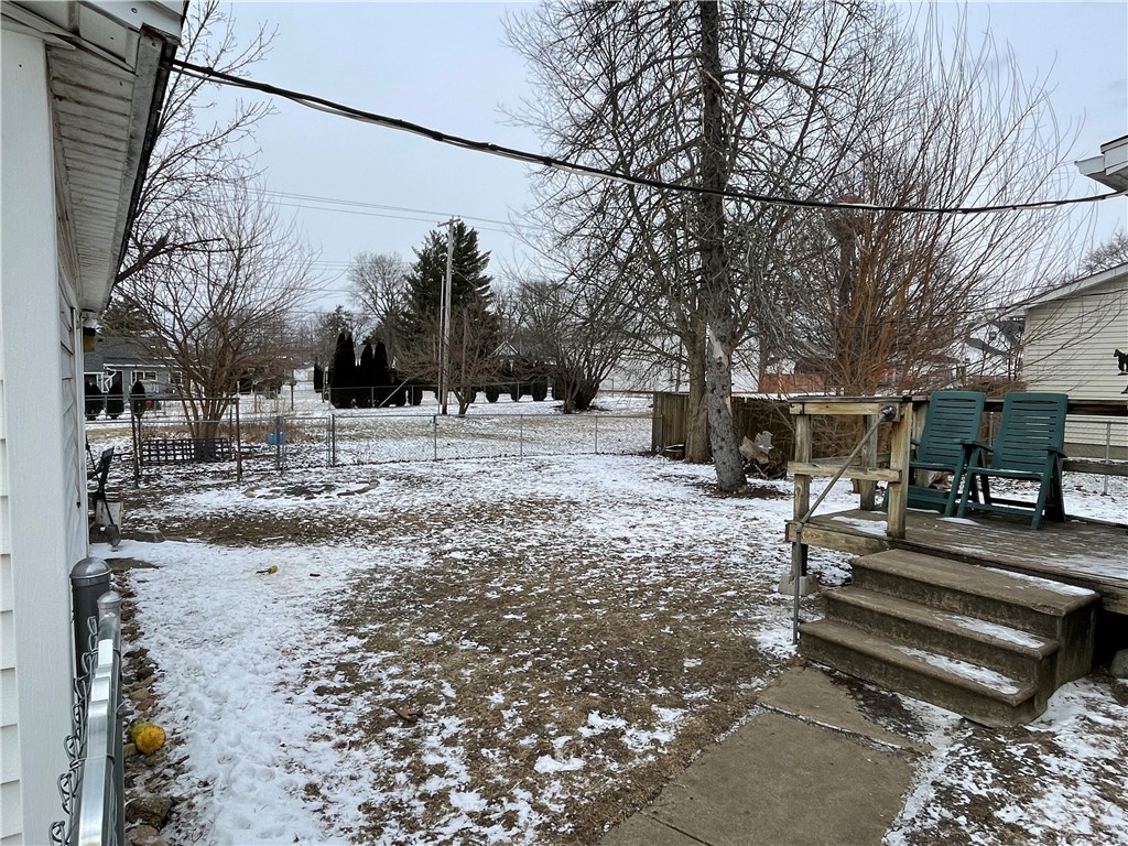 206 E Attica Street Property Photo 20