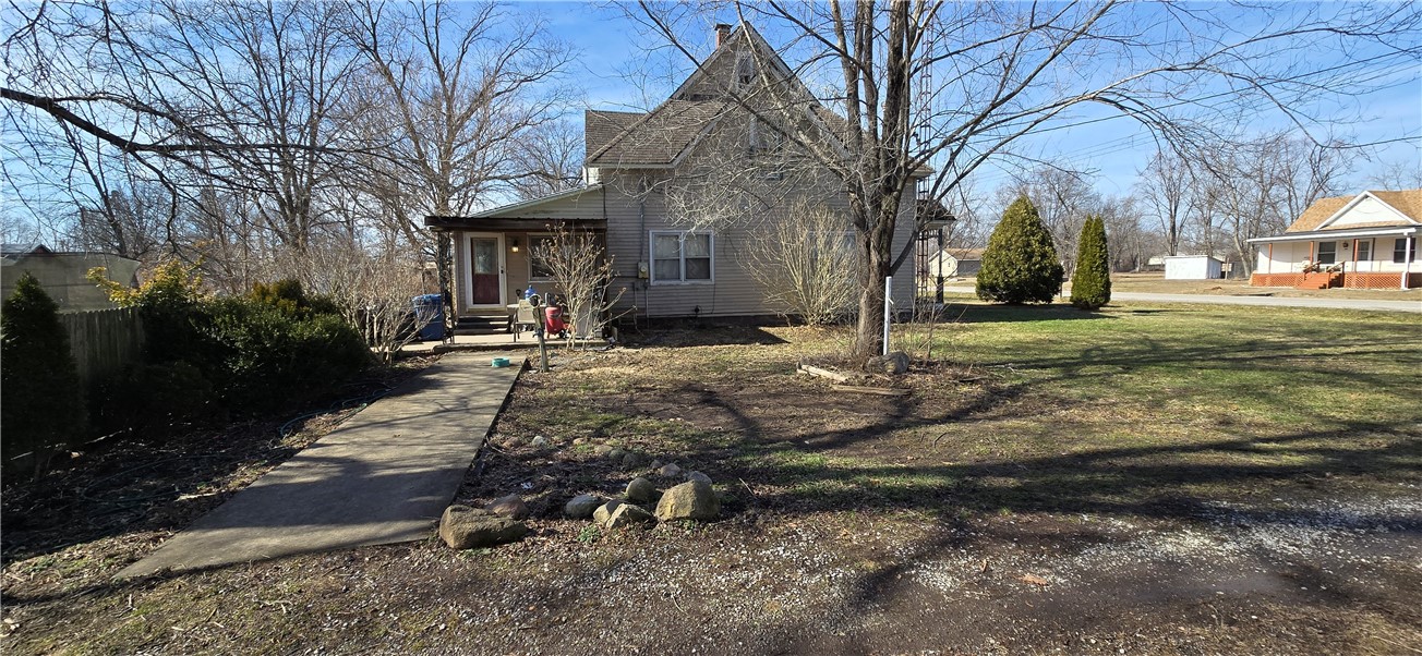 319 E Broadway Property Photo 1