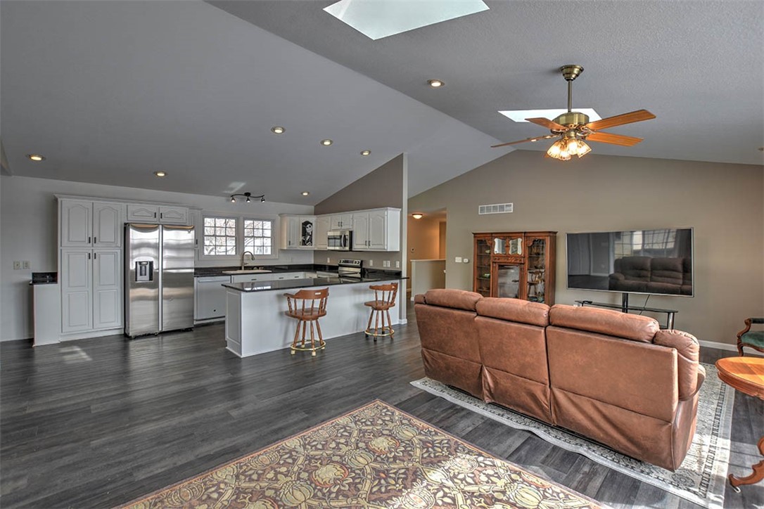 2095 Westland Rd Property Photo 6