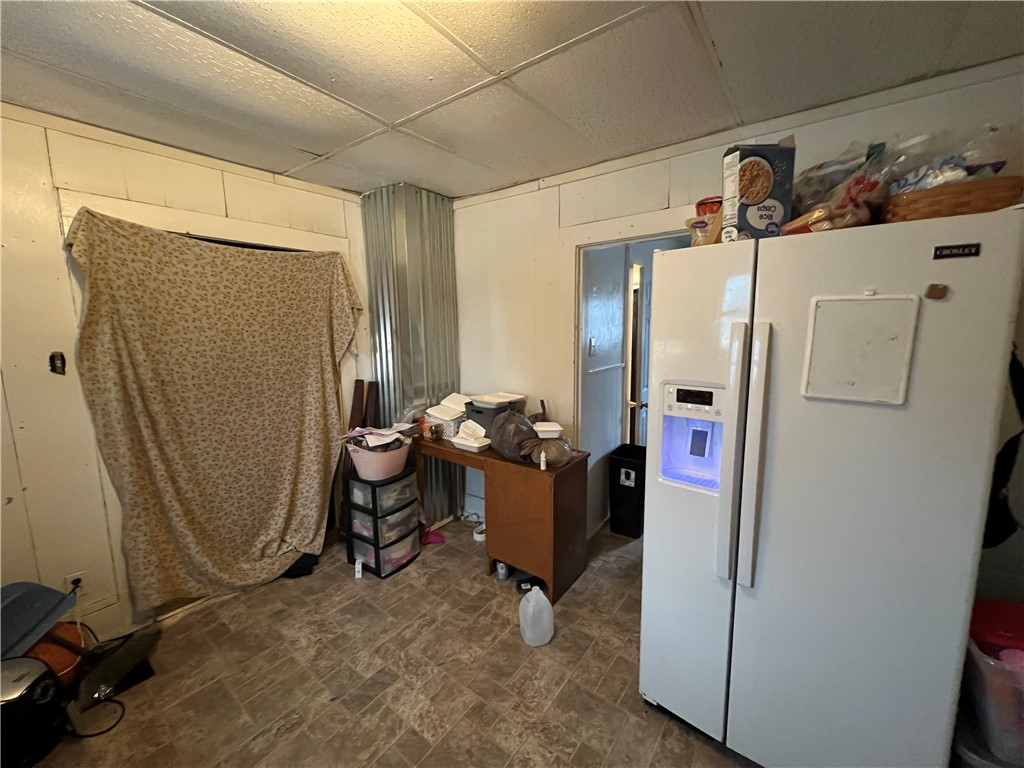 1045 E Condit Street Property Photo 4