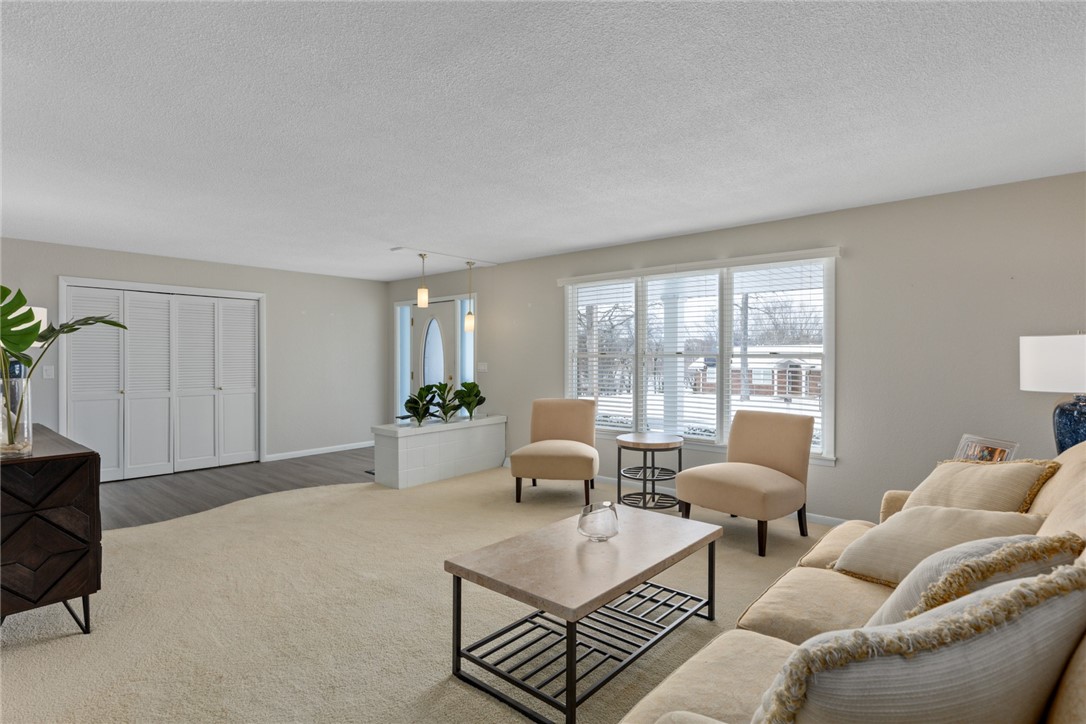 607 Park Hills Drive Property Photo 11